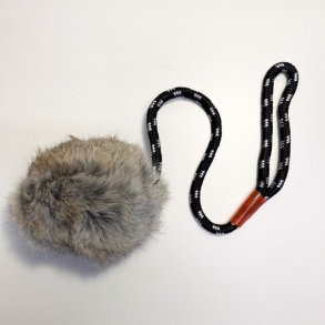 Bold med skind og kastesnor